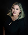 E. Renee Hunter Real Estate Agent at Century 21 Premier