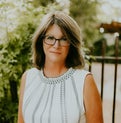 Sue Brooks Real Estate Agent at Long Realty