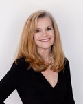 Laura Heigl Real Estate Agent at CENTURY 21 Scheetz