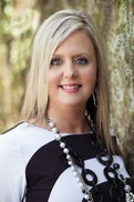 Laura Simmons Real Estate Agent at Laura Simmons & Associates