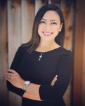 Roxana Gomez Real Estate Agent at Coldwell Banker Realty