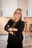 Pamella Knapp Real Estate Agent at RE/MAX of Michigan