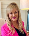 Suzanne Roberts Real Estate Agent at RE/MAXAccent