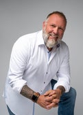 Parry Ward Real Estate Agent at Century 21 Everest