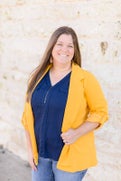 Elizabeth Andrews Real Estate Agent at Brooks Real Estate