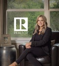Elizabeth Lozano Real Estate Agent at Robbins Real Estate Group, LLC