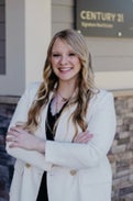Kailee Hanlon Real Estate Agent at Century 21 Signature Real Estate