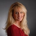 Mina Little Real Estate Agent at RE/MAX Legends